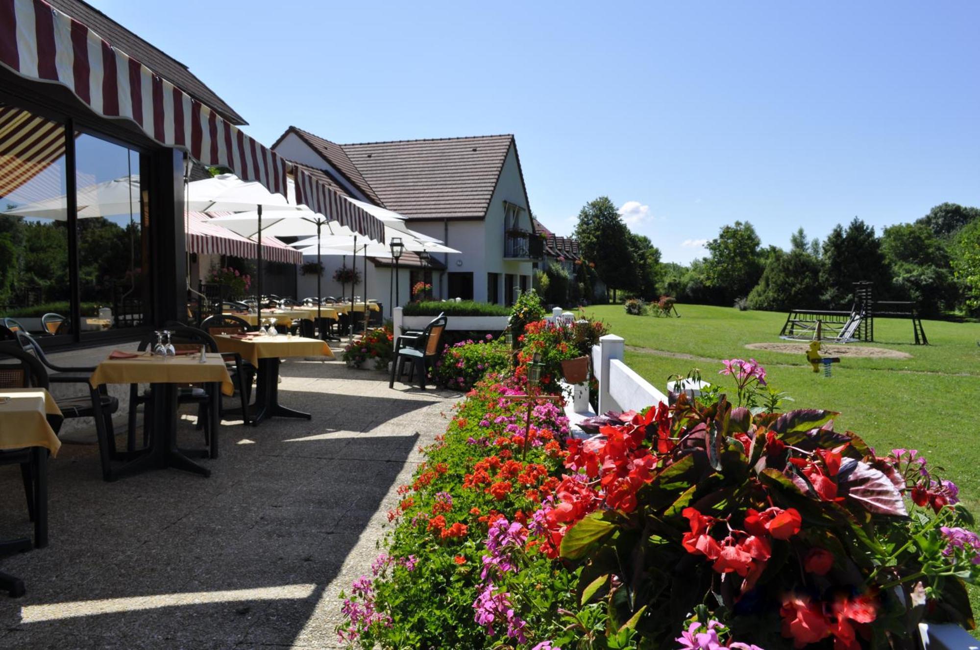 Hotel Restaurant Le Relais De Pouilly ภายนอก รูปภาพ