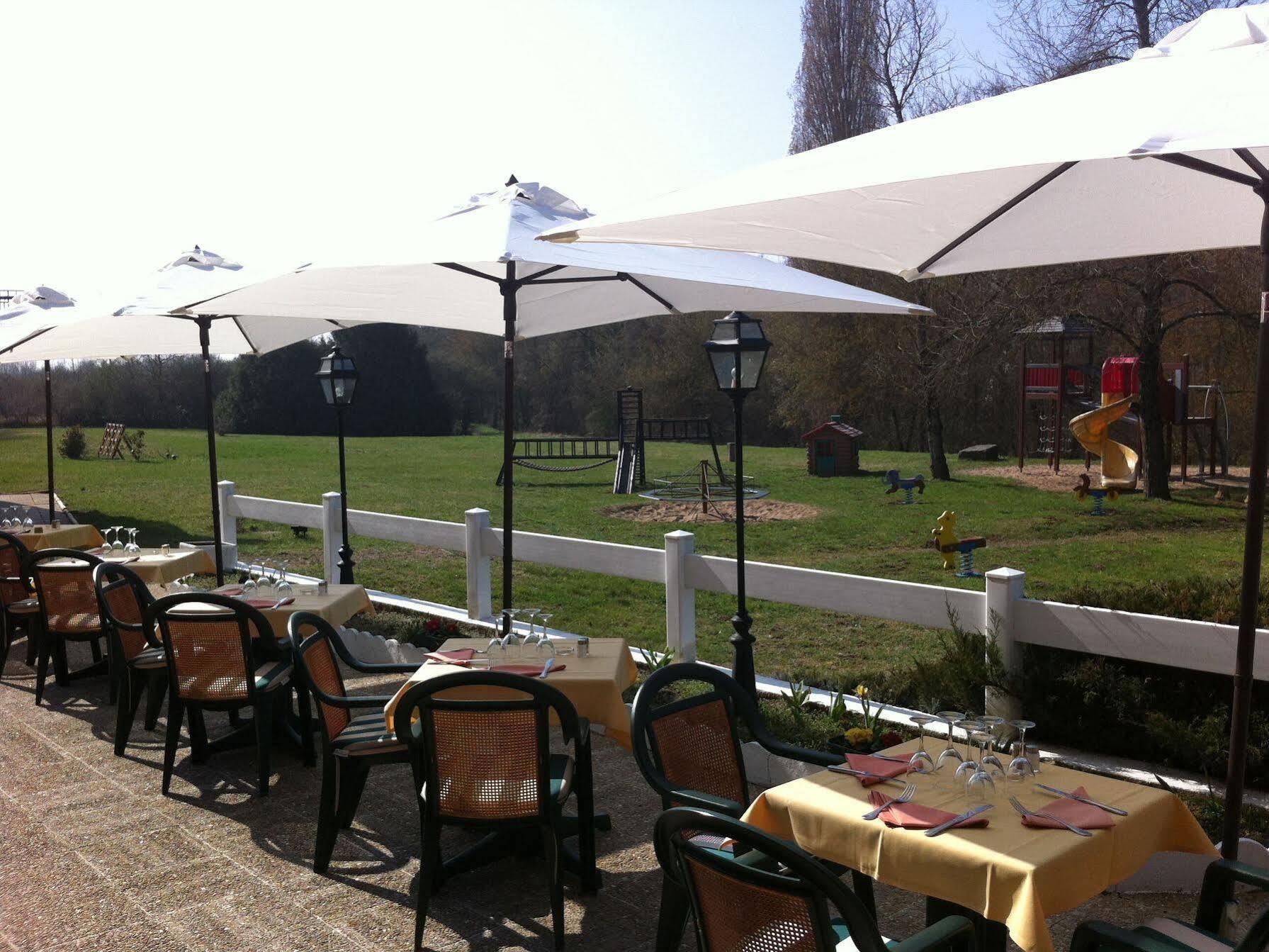 Hotel Restaurant Le Relais De Pouilly ภายนอก รูปภาพ