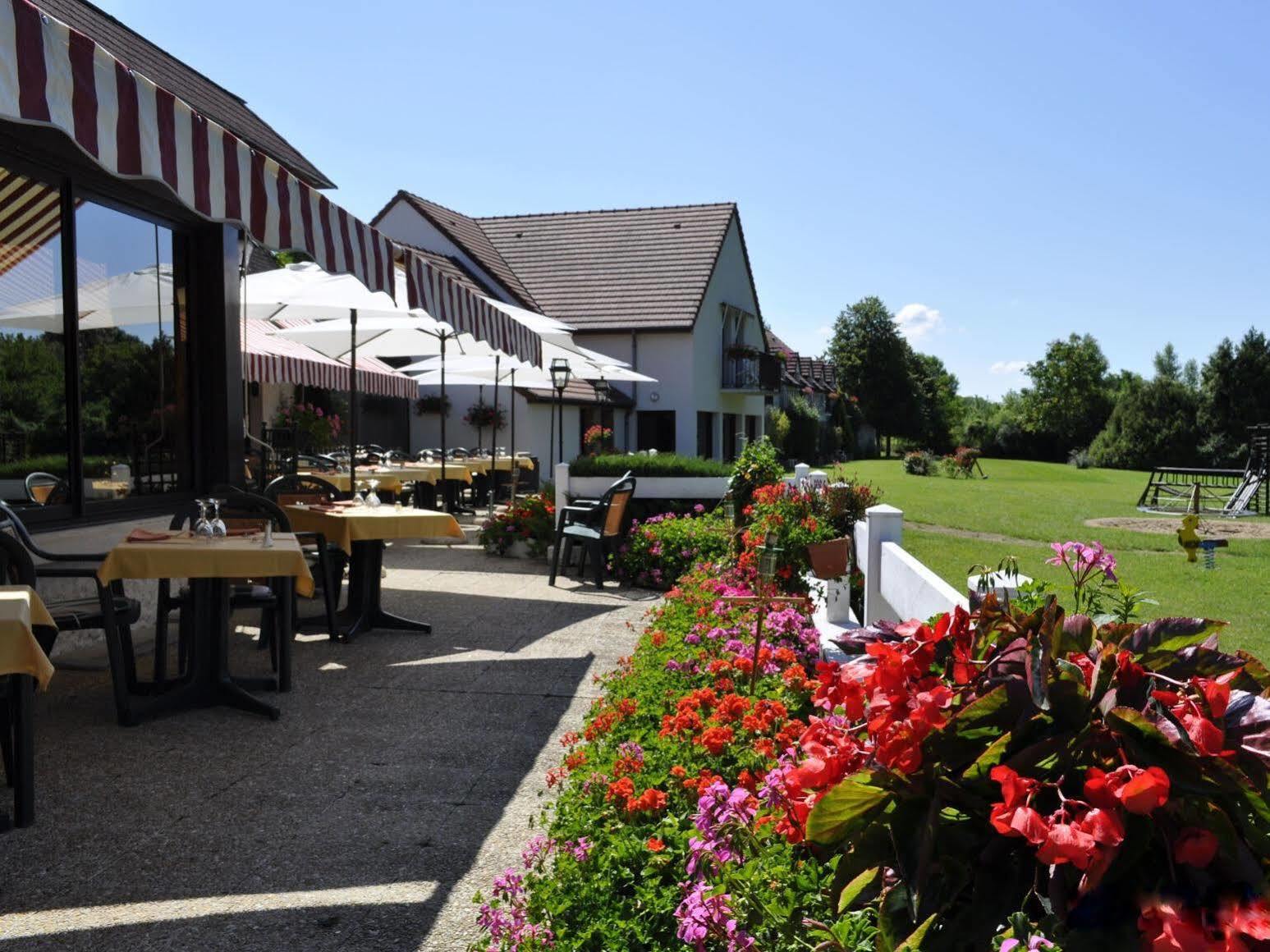 Hotel Restaurant Le Relais De Pouilly ภายนอก รูปภาพ