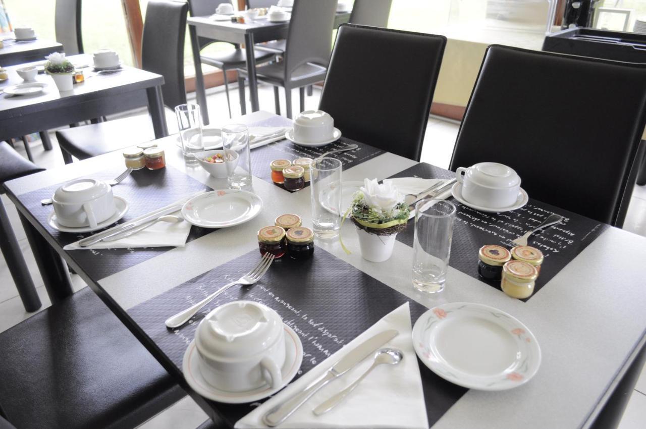Hotel Restaurant Le Relais De Pouilly ภายนอก รูปภาพ